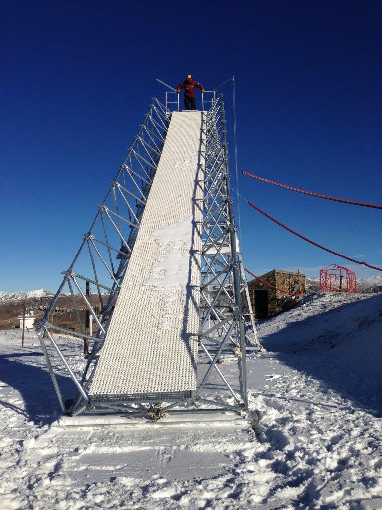 La rampa de lanzamiento se ha instalado con el objetivo de que los esquiadores alcancen los 200 km/h en la pista Riberal. (Copyright/Grandvalira)