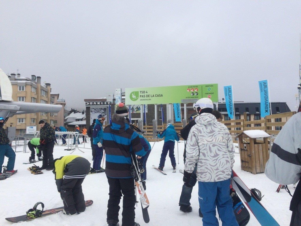 Esquiadores en el sector de Pas de la Casa inaugurando la temporada 2014-2014 (Copyright/Grandvalira).