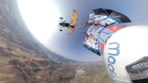 David Tejeiro acrobacia extrema con parapente traje de alas
