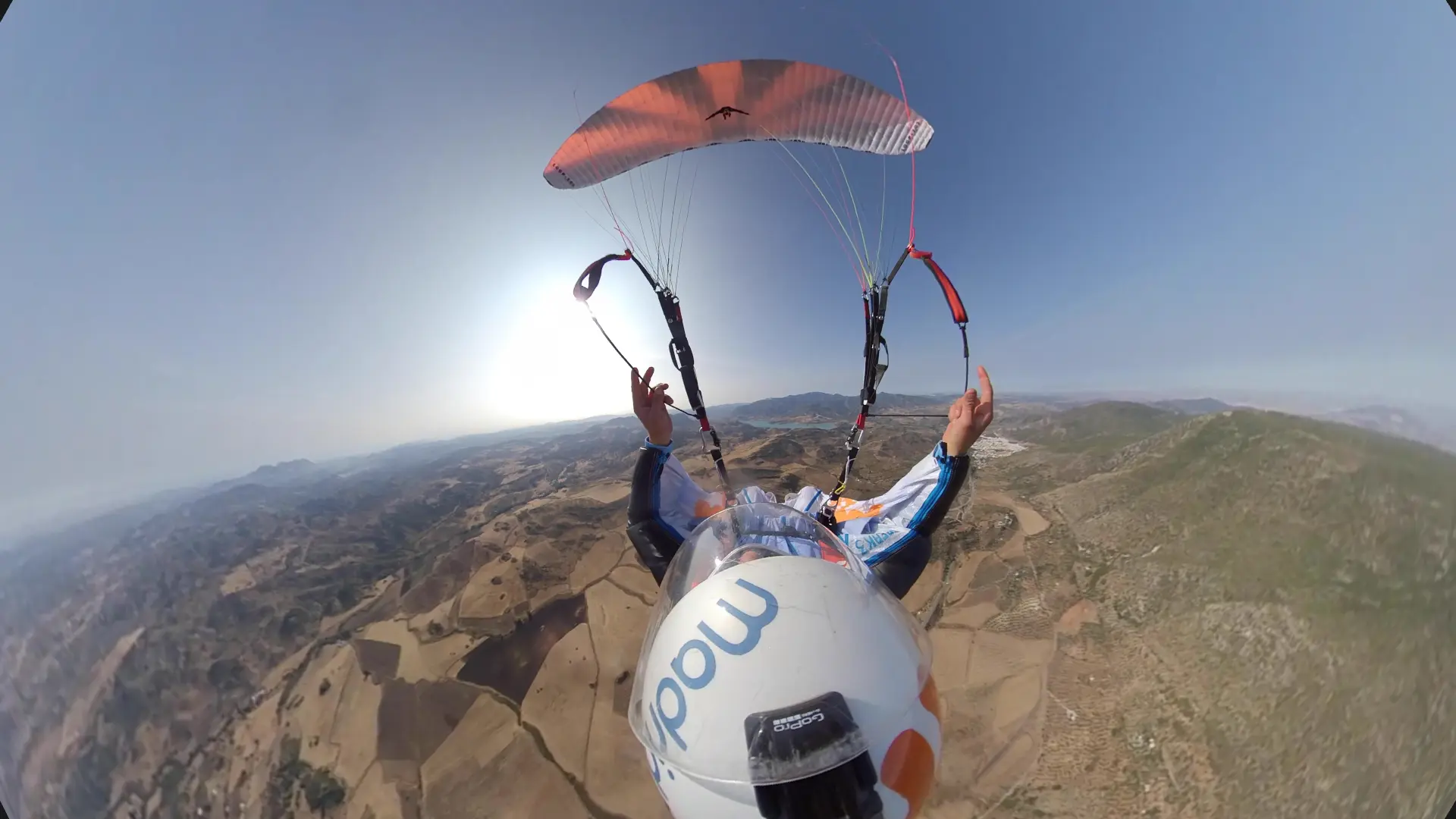 David Tejeiro acrobacia extrema con parapente traje de alas