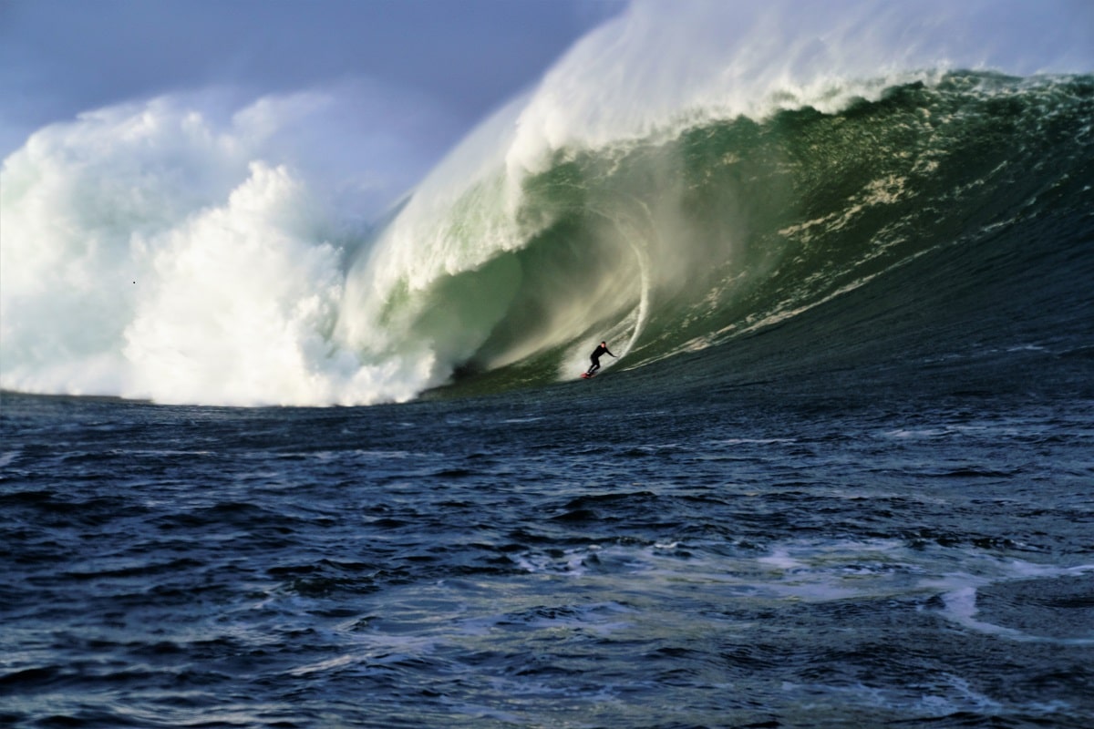 Conor Maguire surf ola 18 metros Mullaghmore Head Irlanda