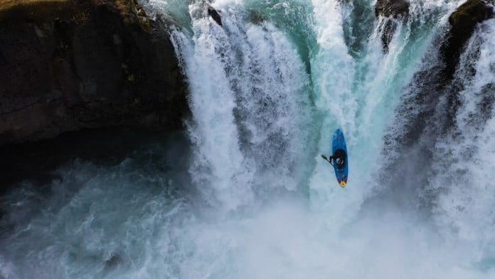Nouria Newman kayak extremo Islandia