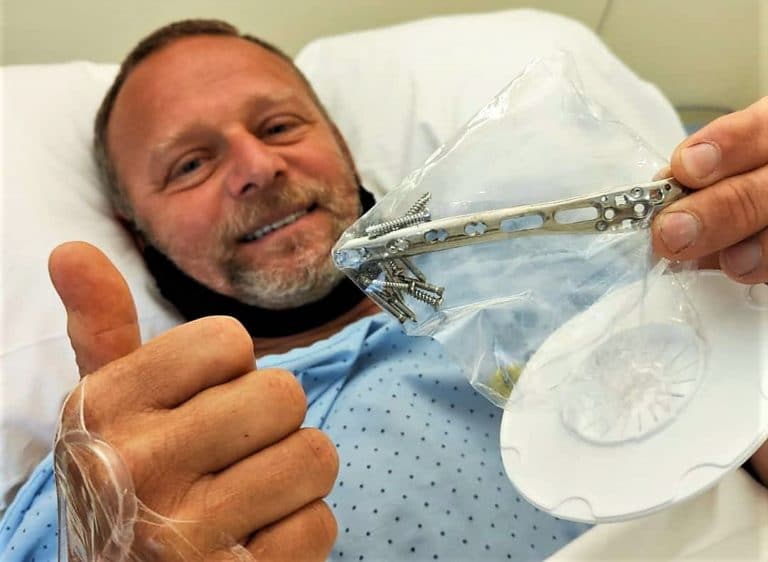 Antonio de la Rosa operación peroné