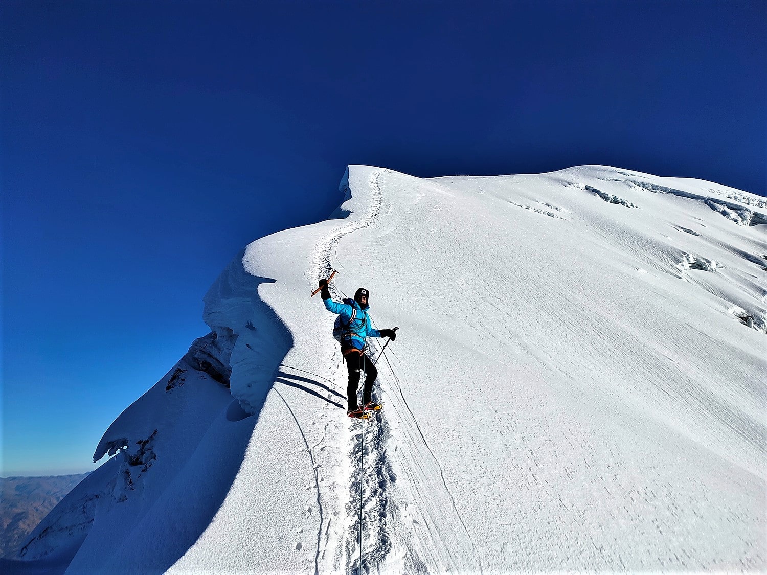 Pou Manu Ponce Vallunaraju Cordillera Blanca