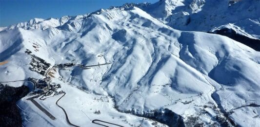 Peyragudes Altiport James Bond