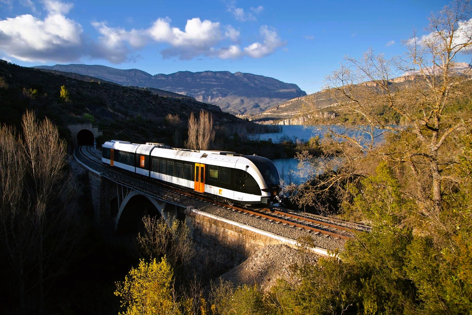 El Tren Dels Llacs Ferrocarril Tur stico Entre Lleida Y La Pobla De Segur el-tren-dels-llacs-ferrocarril-tur-stico-entre-lleida-y-la-pobla-de-segur