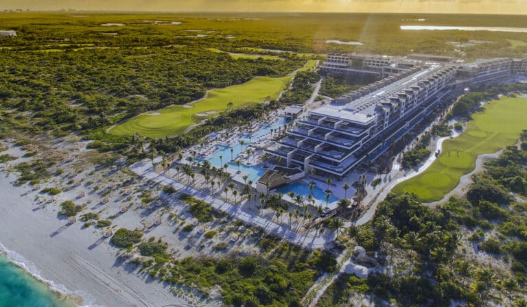 hotel adultos playa mujeres