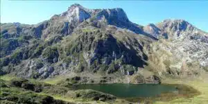 Lagos Saliencia lago Cerveriz Parque Natural de Somiedo