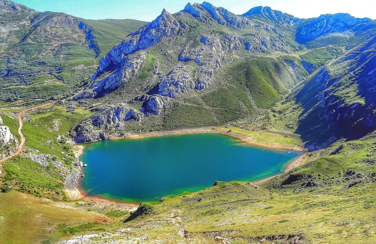Lago de la Cueva