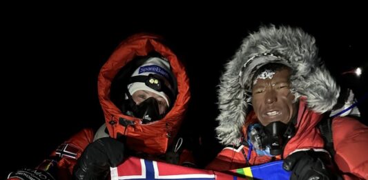 Kristin Harila y Tenjin Sherpa