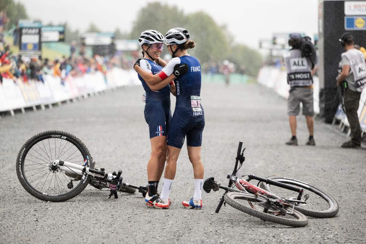 Pauline Ferrand Prevot y Loana Lacomte,