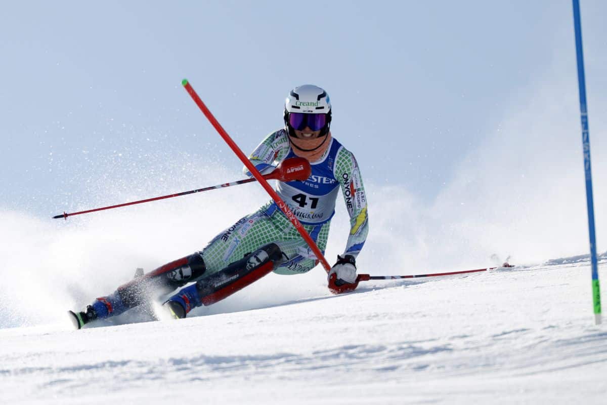 Carla Mijares en acción durante el slalom de los Campeonatos del Mundo de Saalbach, donde mostró un gran nivel antes de verse obligada a abandonar en la primera manga.