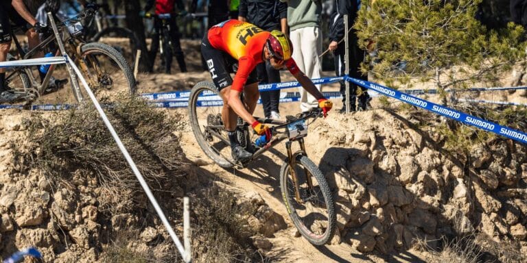 Valero, mejor español en La Nucía, arranca la Super Cup Massi con un sólido tercer puesto.