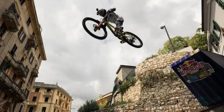 El brasileño Roger Vieira, ganador del Red Bull Cerro Abajo de Génova 2025,