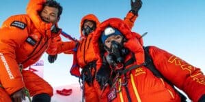 Carlos Soria en la cima del Manaslu