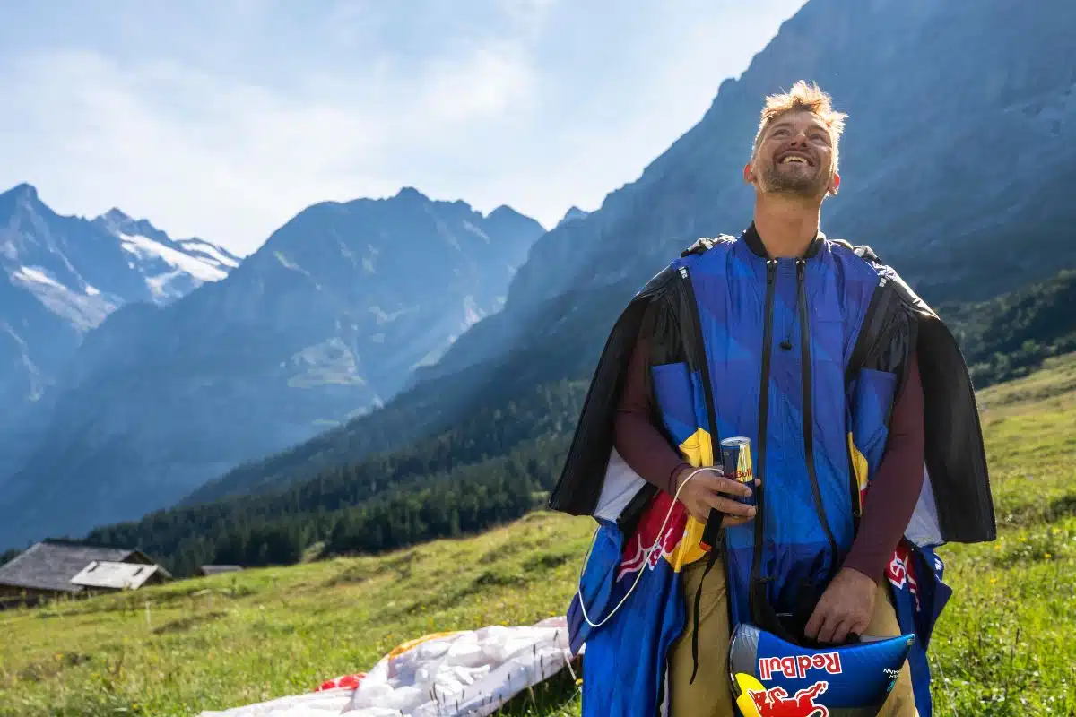 Peter Salzmann traje alas Eiger