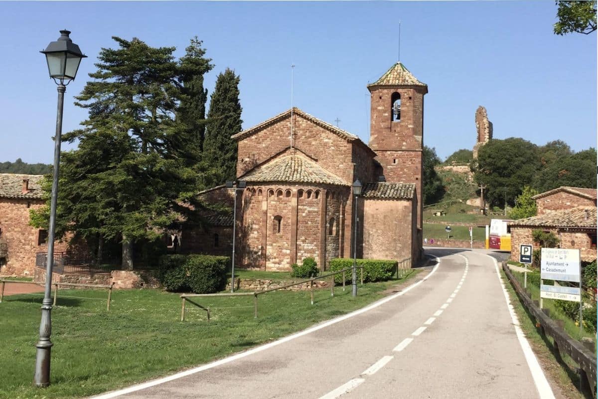 La iglesia románica de Sant Martí de El Brull,