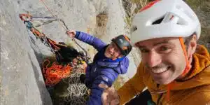 Eneko e Iker Pou en la pared del Tiro Pedabejo,