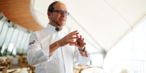 Enrique Pérez presentó en el Racó de Solanelles su menú Tierra y Sal, una degustación de raíces manchegas en plena alta montaña de Grandvalira.