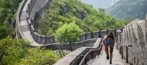 La Gran Muralla puso un escenario monumental a la carrera Uphill de Beijing Changping,