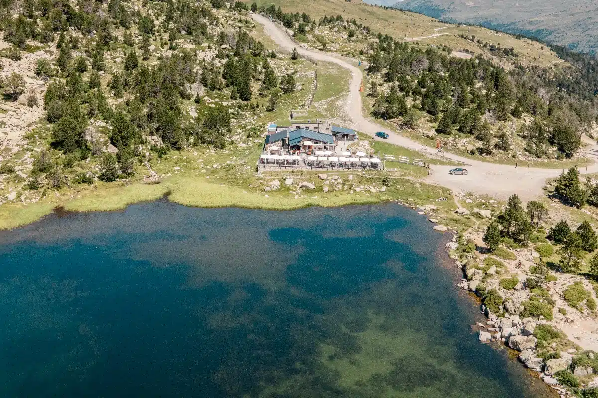 El lago de Pessons